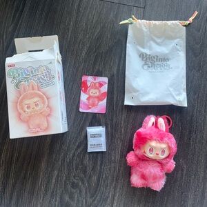 PopMart Big Into Energy Labubu - Love